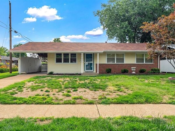 1525 Pepperhill Drive, Florissant, MO 63033