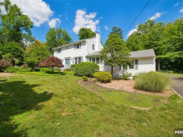25 Tremont Terrace, LIVINGSTON, NJ 07039