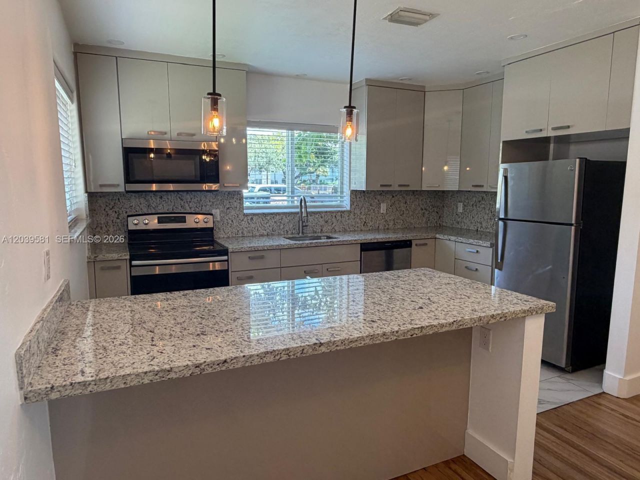 245 SW 24th Rd , Miami, FL 33129 Photo