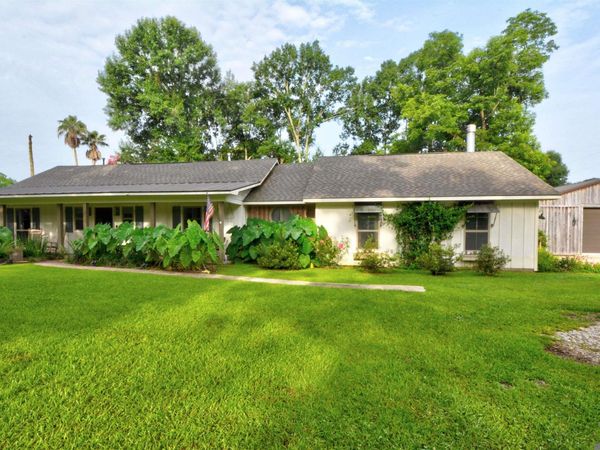 23065 Elberta Ln, Zachary, LA 70791