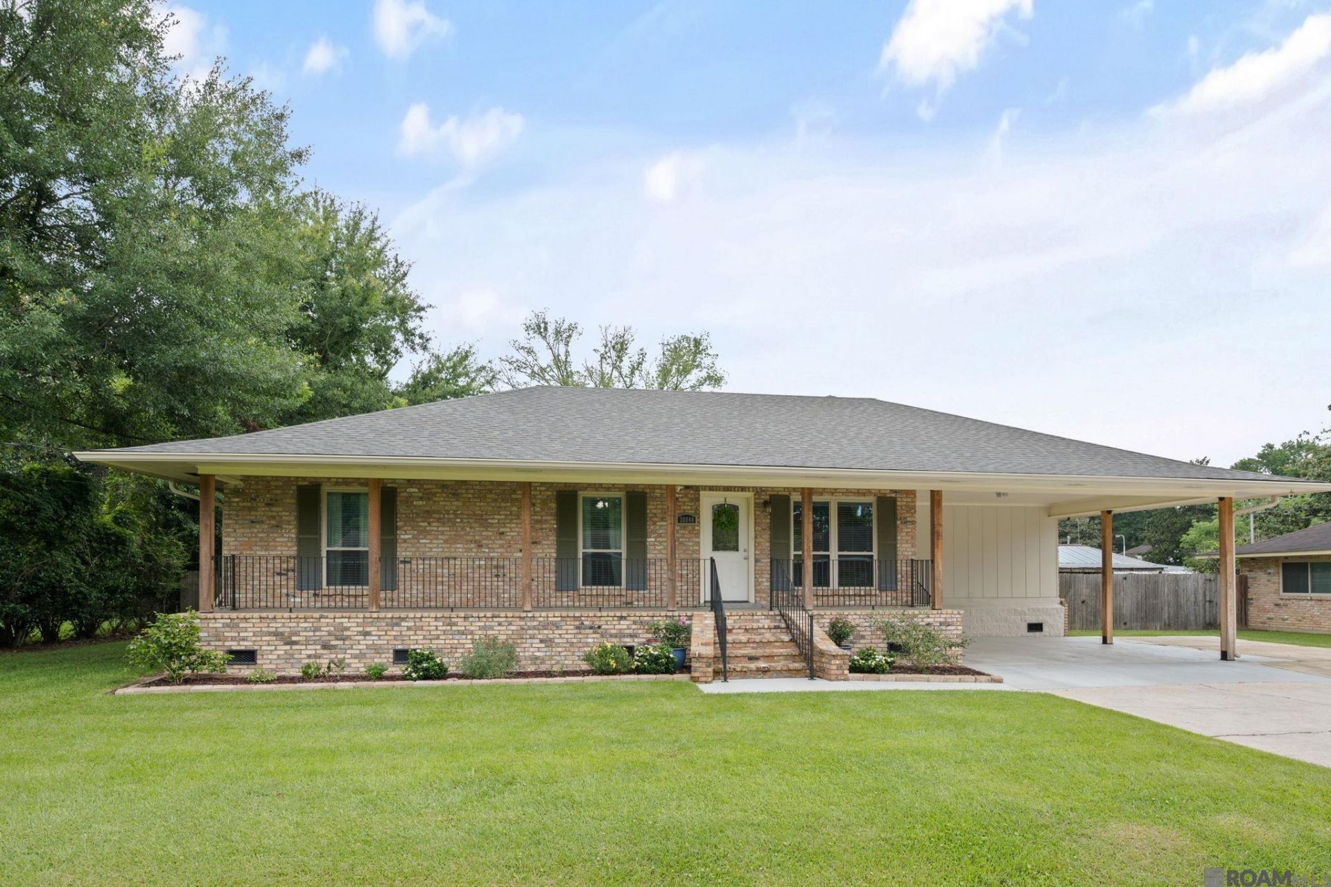 38040 Mistletoe St, Gonzales, LA 70737 Main Photo