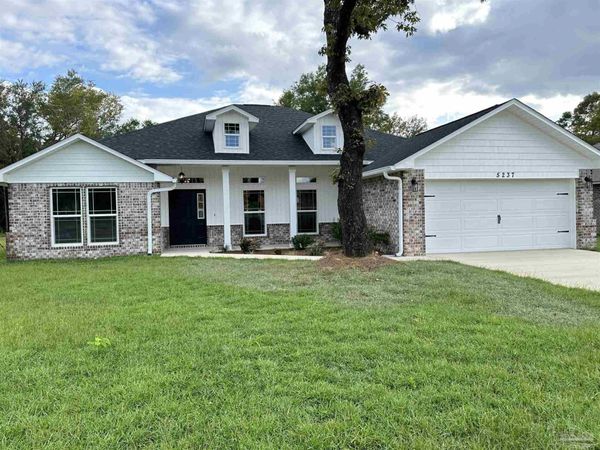 5195 Barnett Rd, Pace, FL 32571