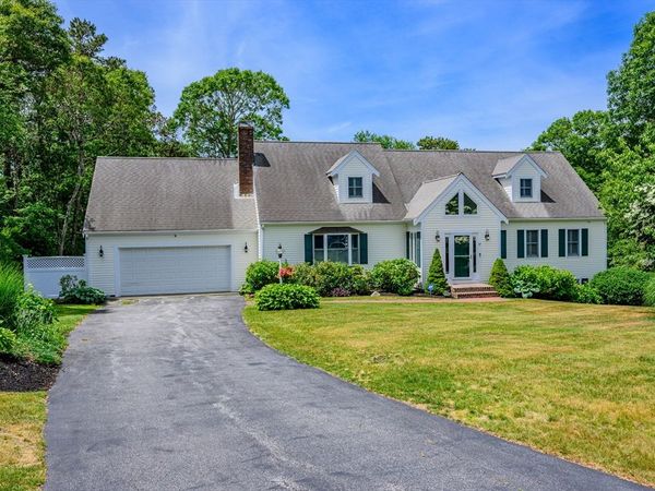 29 Water View Circle, Barnstable, MA 02632