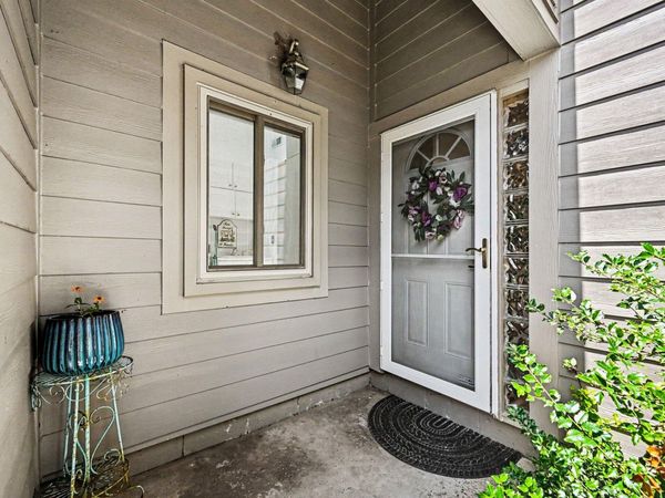 620 Peninsula Court, Ann Arbor, MI 48105