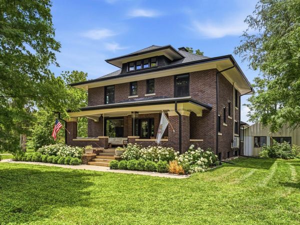 901 S Dunlap Avenue , Savoy, IL 61874