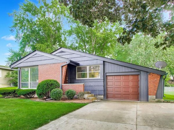 267 Panama Avenue , Hampshire, IL 60140
