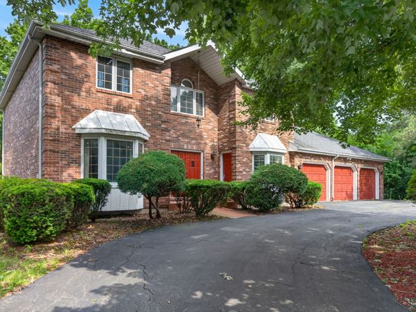 570 N Ellsworth Avenue , Addison, IL 60101