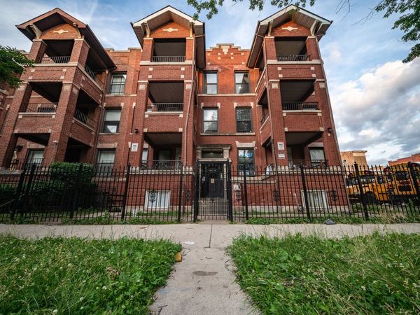 5849 S Michigan Avenue, Chicago, IL 60637