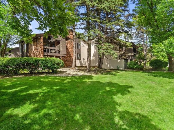 2430 W Good Hope ROAD NW, Unit 43, Glendale, WI 53209