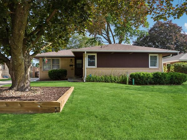 1705 Hillside Street , West Des Moines, IA 50265