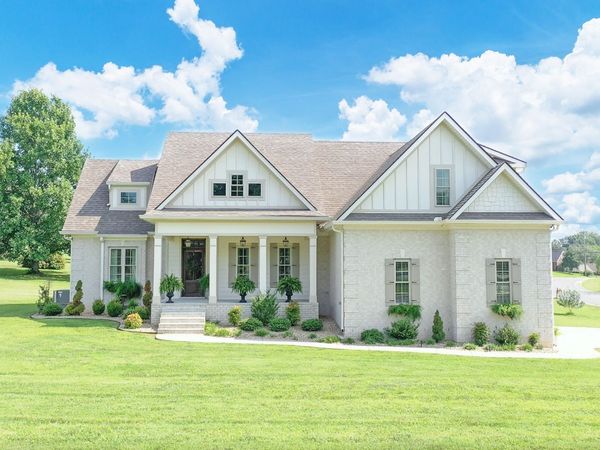 204 Green Hills Dr , Shelbyville, TN 37160