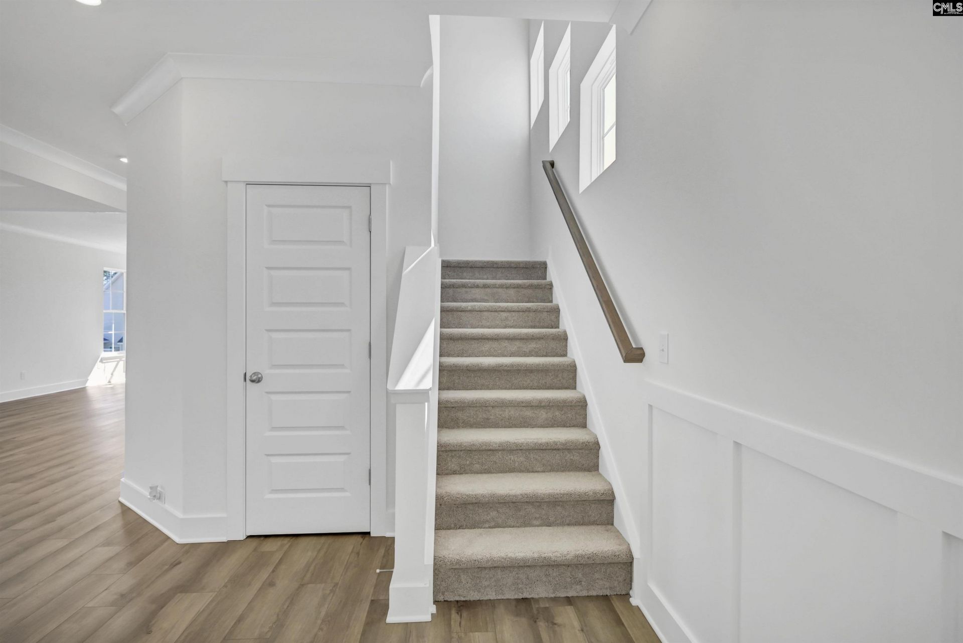 608 Thunder Gulch Avenue Photo 4