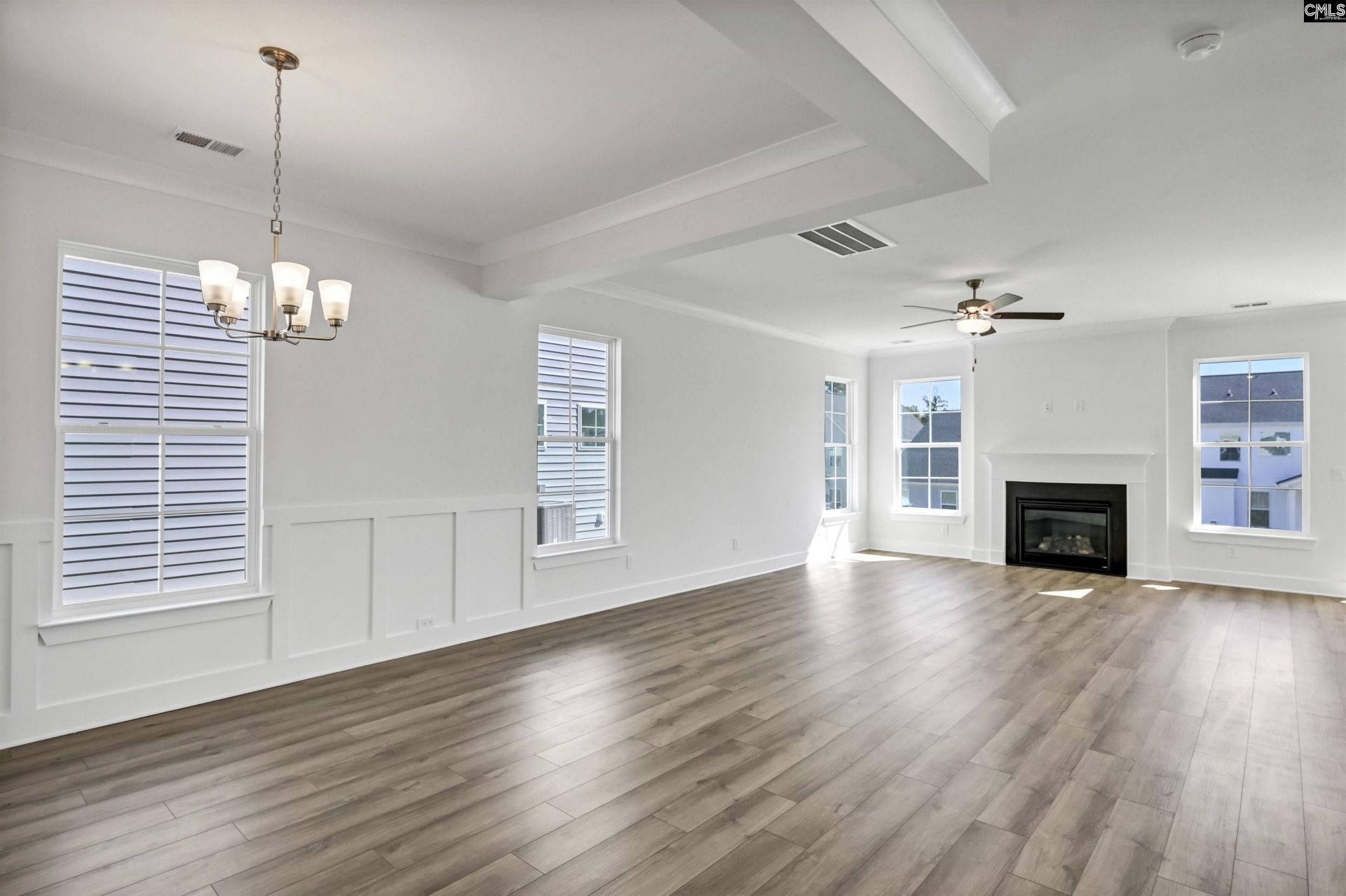 608 Thunder Gulch Avenue Photo 5