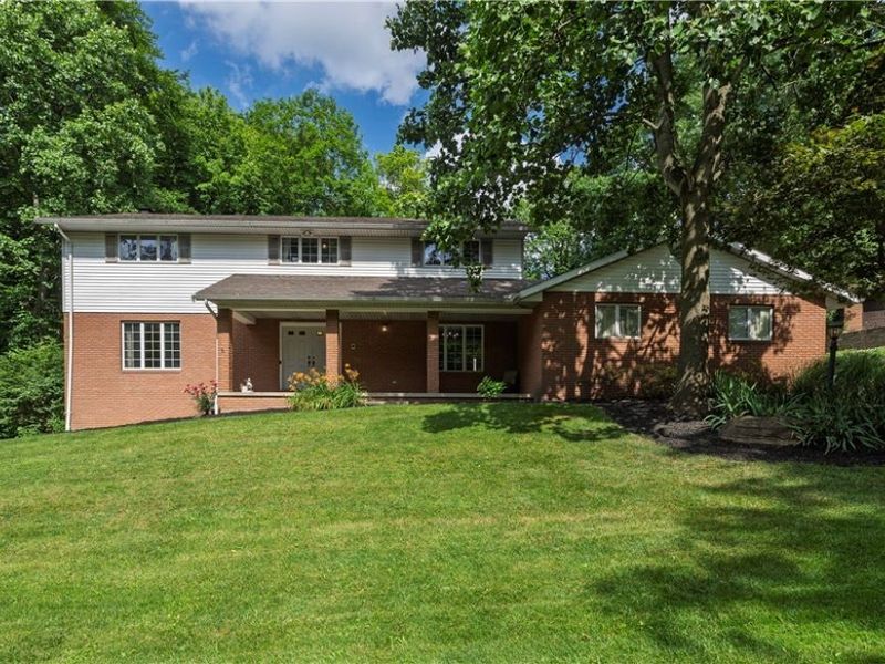 2300 Beechwood Drive NW, Dover, OH 44622 Photo 2