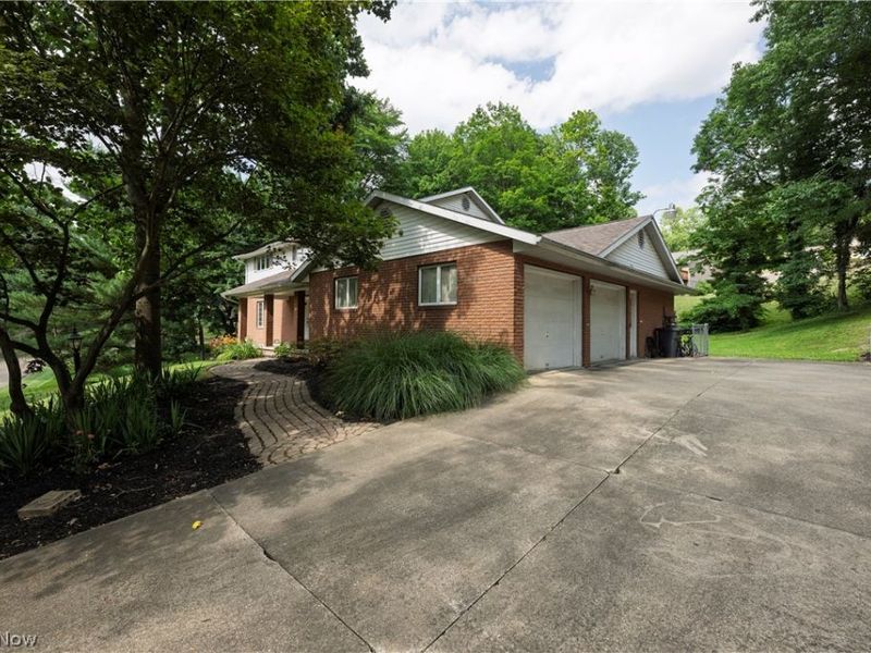 2300 Beechwood Drive NW, Dover, OH 44622 Photo 4