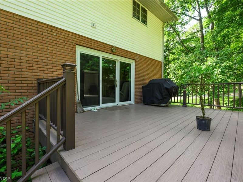 2300 Beechwood Drive NW, Dover, OH 44622 Photo 8