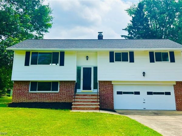 21113 Willow Lane , Strongsville, OH 44149