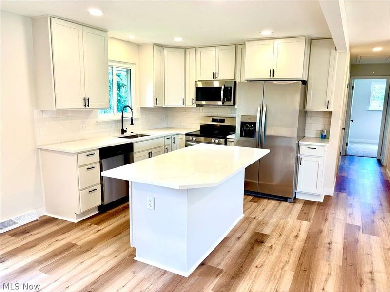 21113 Willow Lane, Strongsville, OH 44149 Photo 5