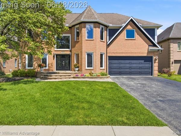 23030 Kristy Lane, Southfield, MI 48033