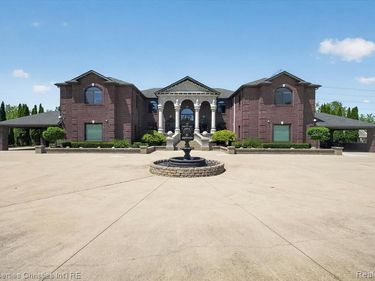 6223 Valleyfield Drive, Salem Twp, MI 48170