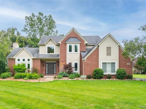 12949 Millbrooke Way , Green Oak Twp, MI 48178