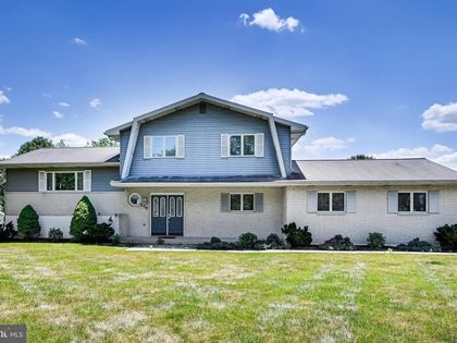 275 RIDGE ROAD Orwigsburg, PA 17961