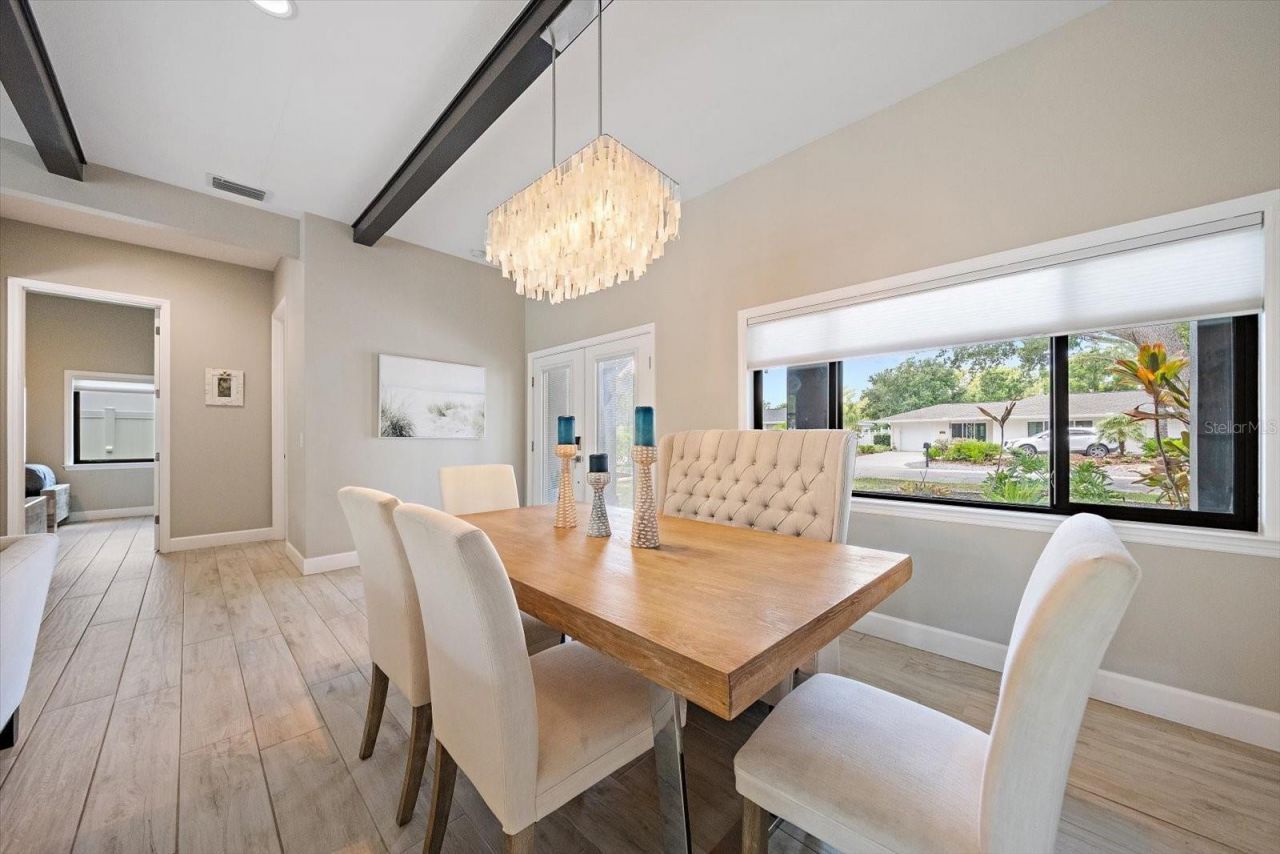 1905 Tulip Drive, Sarasota, FL 34239 Photo