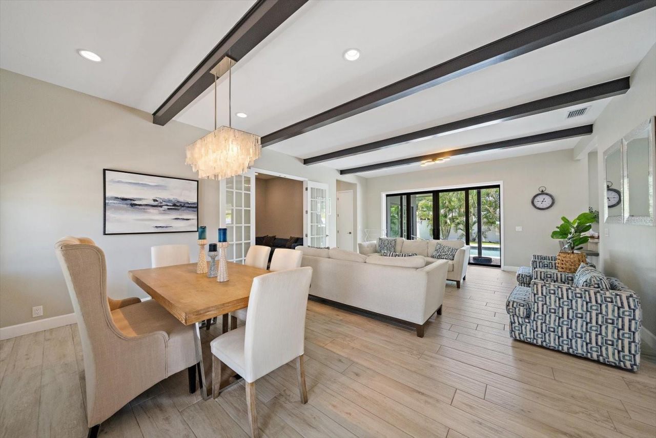 1905 Tulip Drive, Sarasota, FL 34239 Photo
