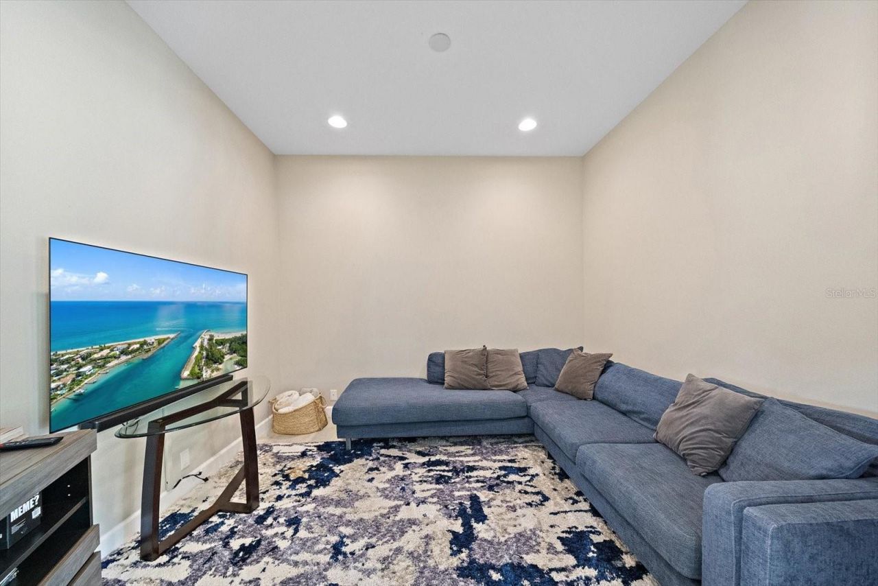 1905 Tulip Drive, Sarasota, FL 34239 Photo
