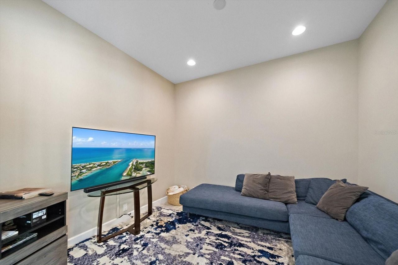 1905 Tulip Drive, Sarasota, FL 34239 Photo
