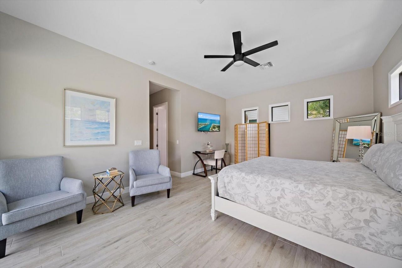 1905 Tulip Drive, Sarasota, FL 34239 Photo
