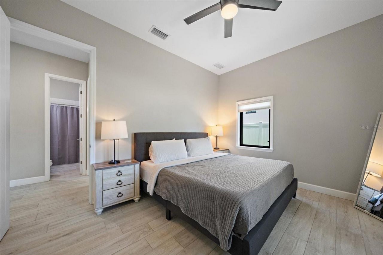 1905 Tulip Drive, Sarasota, FL 34239 Photo