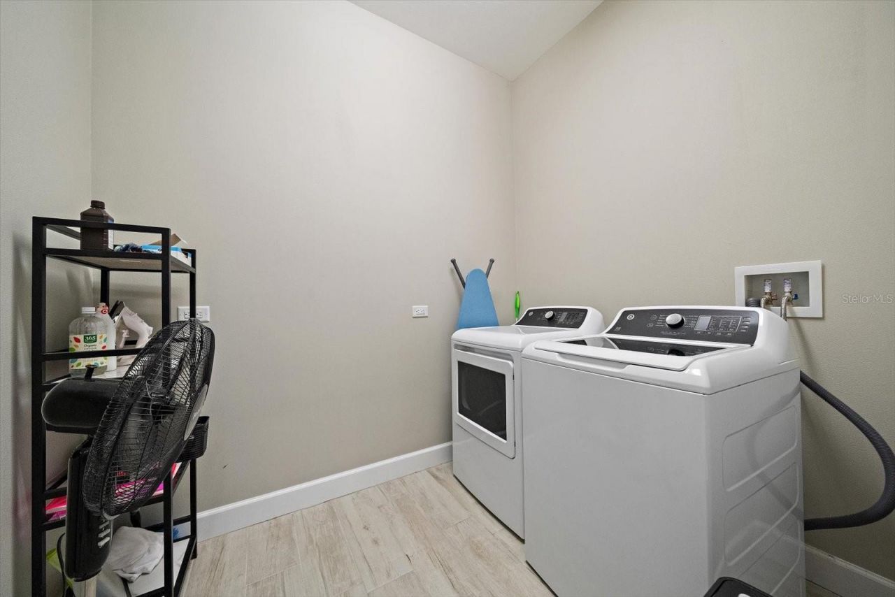 1905 Tulip Drive, Sarasota, FL 34239 Photo