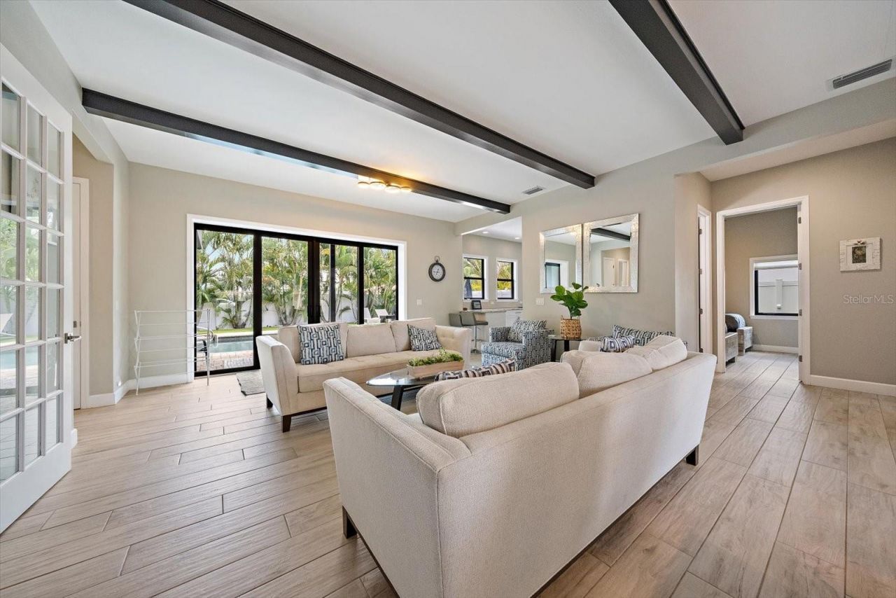 1905 Tulip Drive, Sarasota, FL 34239 Photo
