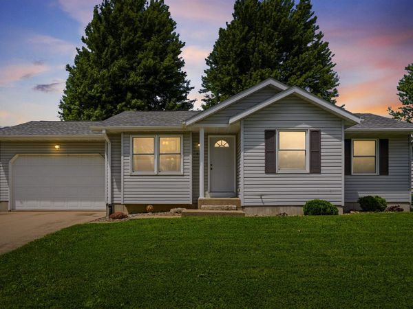 405 NW 2nd Avenue, Farley, IA 52046
