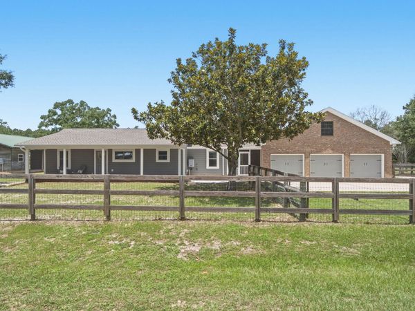 8632 Bristolwood Circle, Navarre, FL 32566