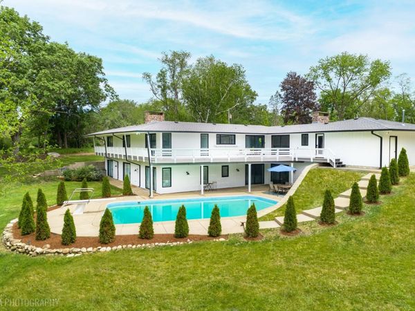 312 Ridge Road , Barrington Hills, IL 60010