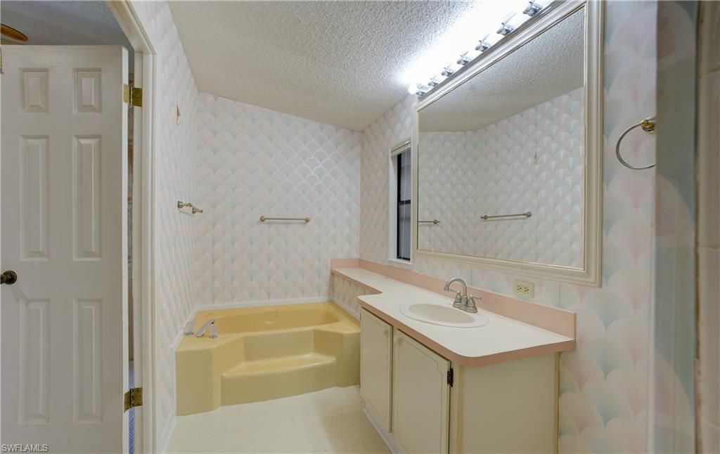 26260 Squire Ln, Bonita Springs, FL 34135 Photo