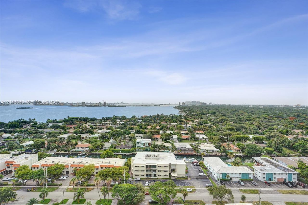2000 Towerside Ter, Unit TS8, Miami, FL 33138 Photo