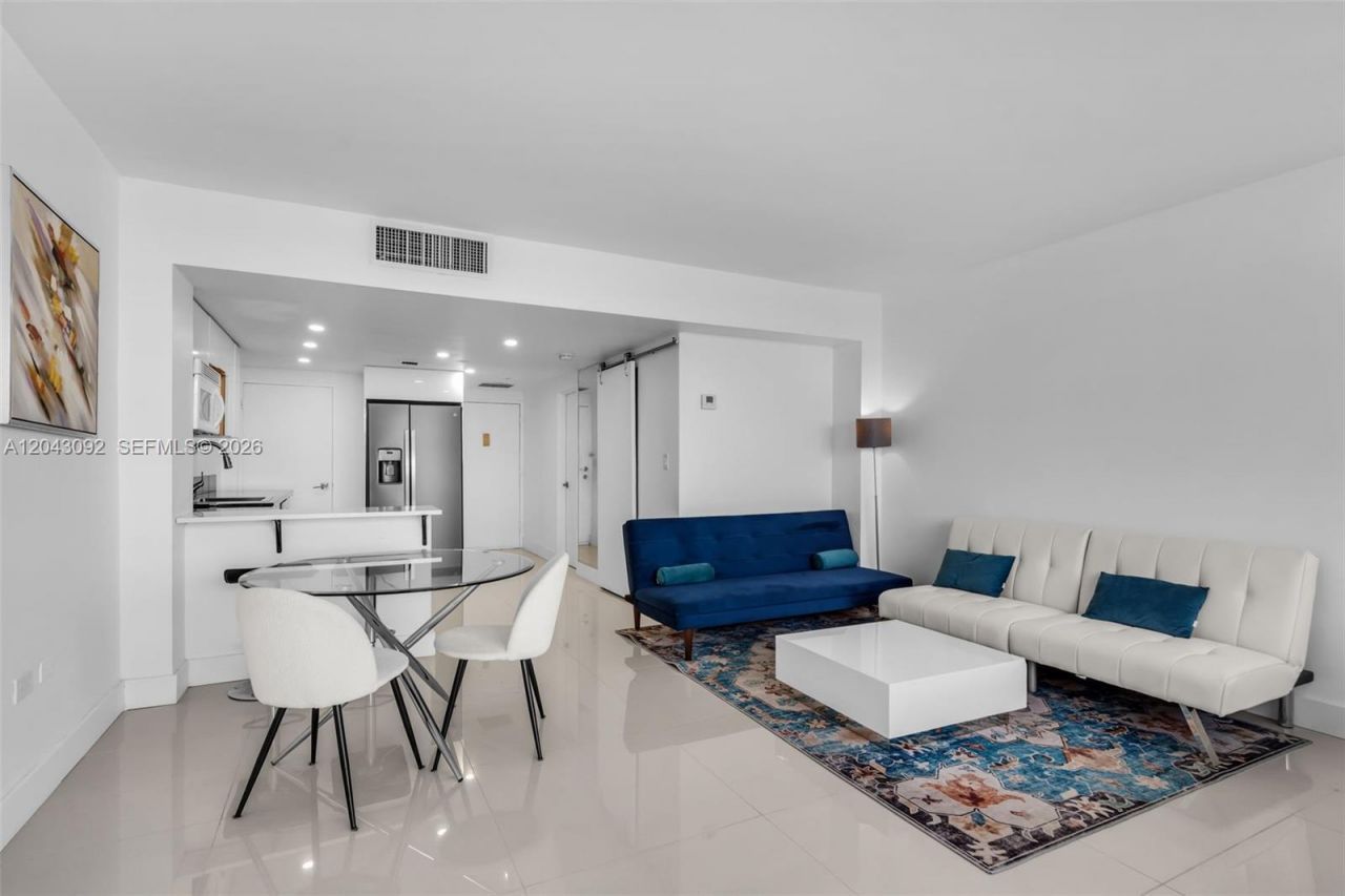 801 Brickell Bay Dr, Unit 669, Miami, FL 33131 Photo