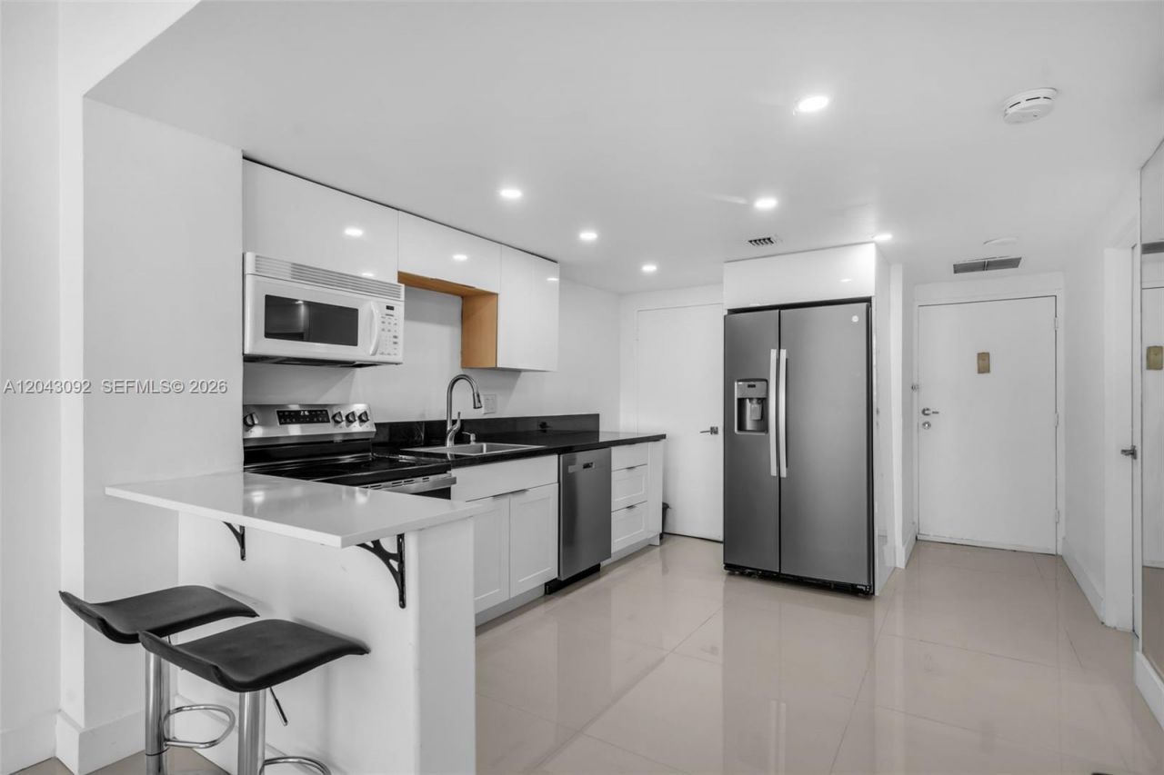 801 Brickell Bay Dr, Unit 669, Miami, FL 33131 Photo