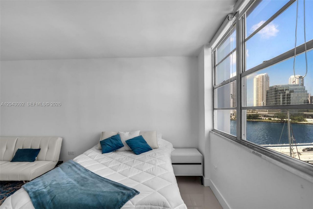 801 Brickell Bay Dr, Unit 669, Miami, FL 33131 Photo