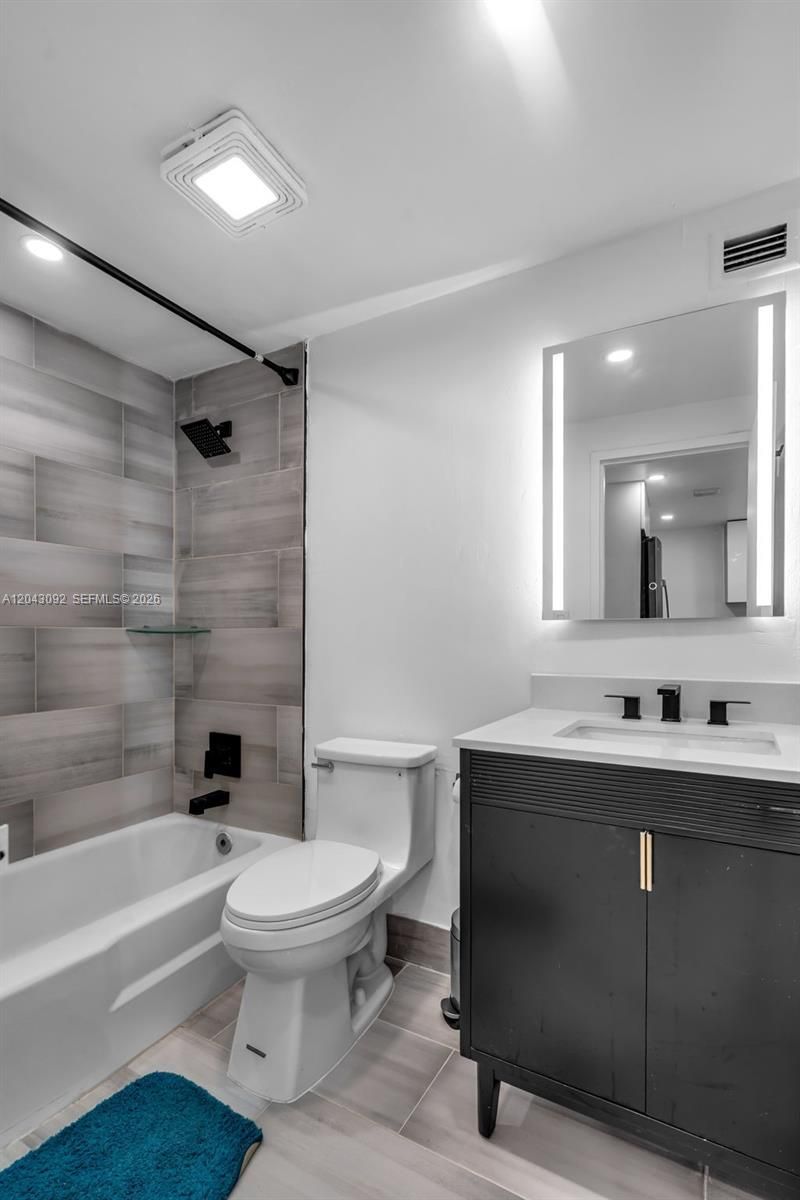 801 Brickell Bay Dr, Unit 669, Miami, FL 33131 Photo