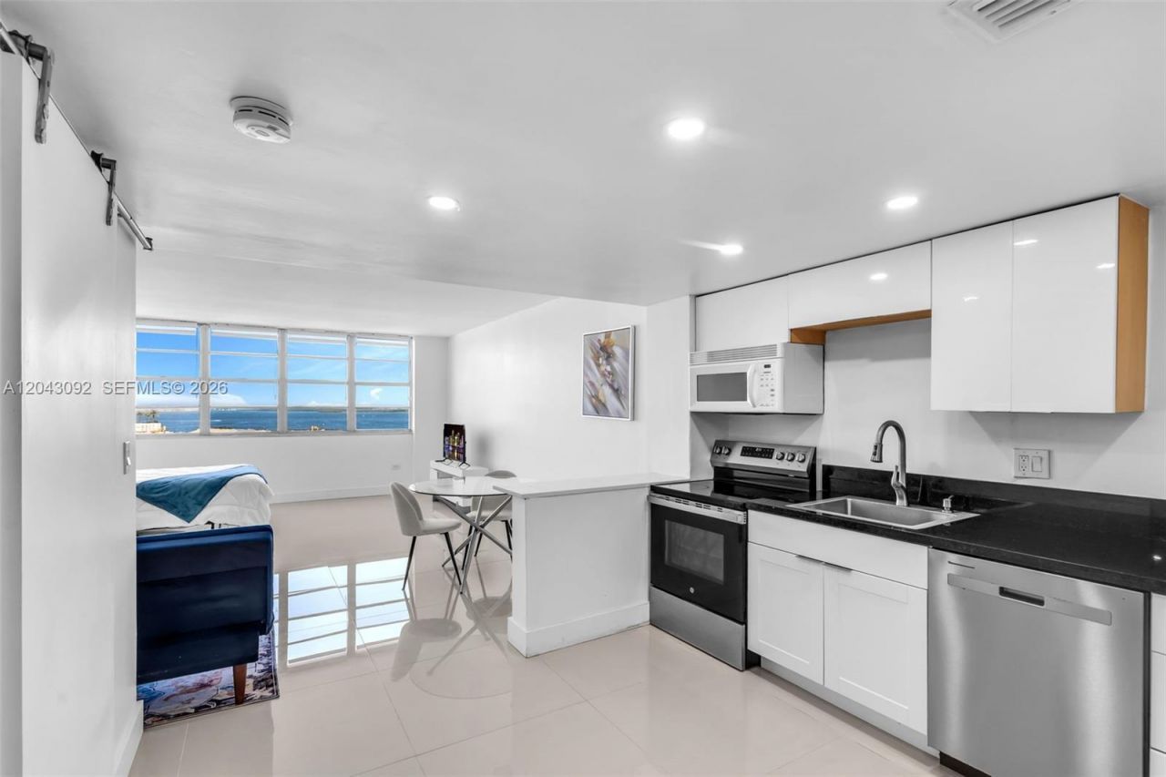 801 Brickell Bay Dr, Unit 669, Miami, FL 33131 Photo