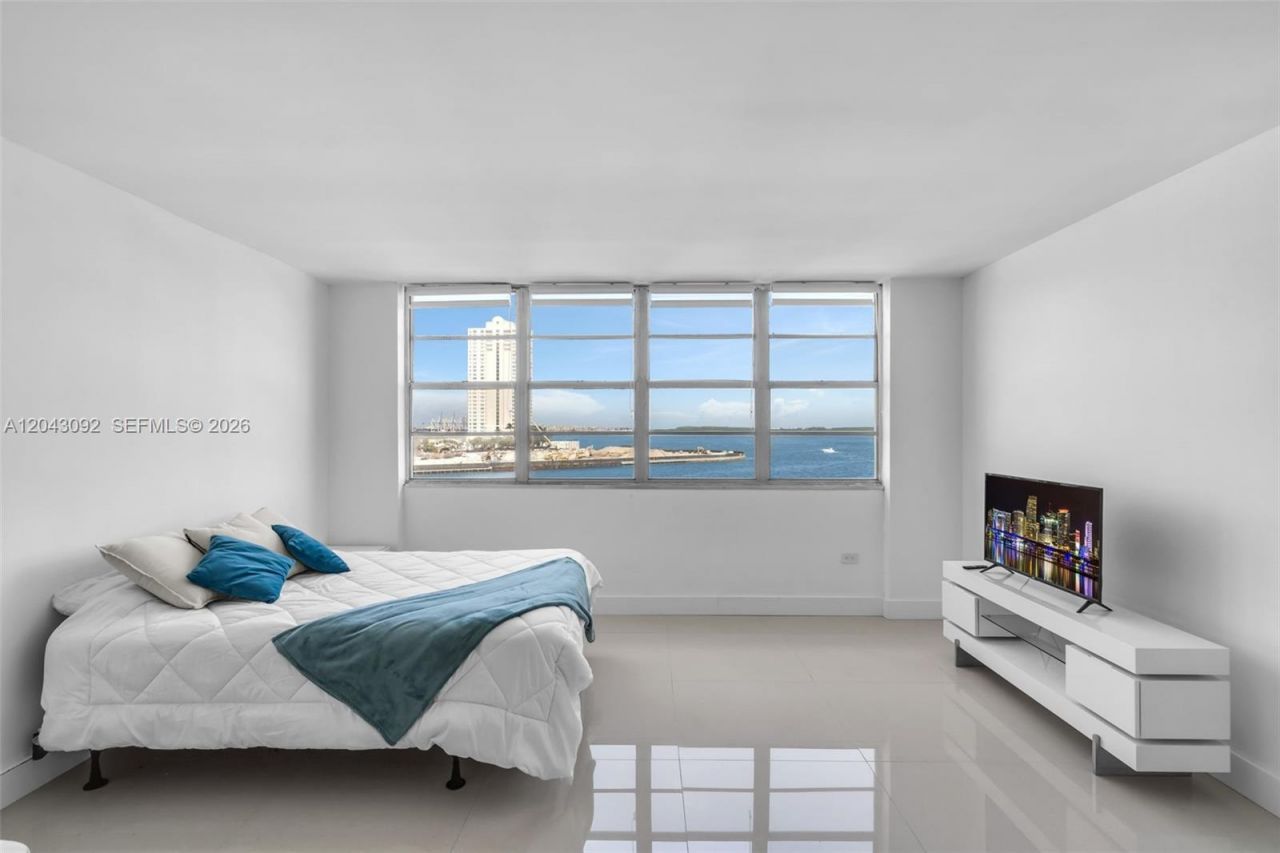 801 Brickell Bay Dr, Unit 669, Miami, FL 33131 Photo