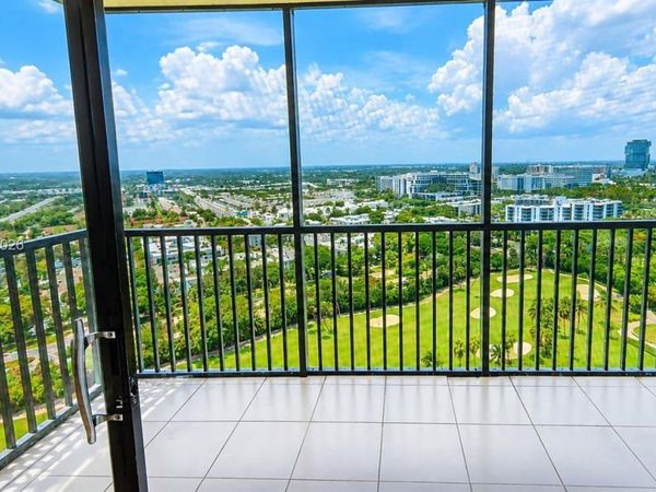 20335 W Country Club Dr , Unit 2210, Aventura, FL 33180