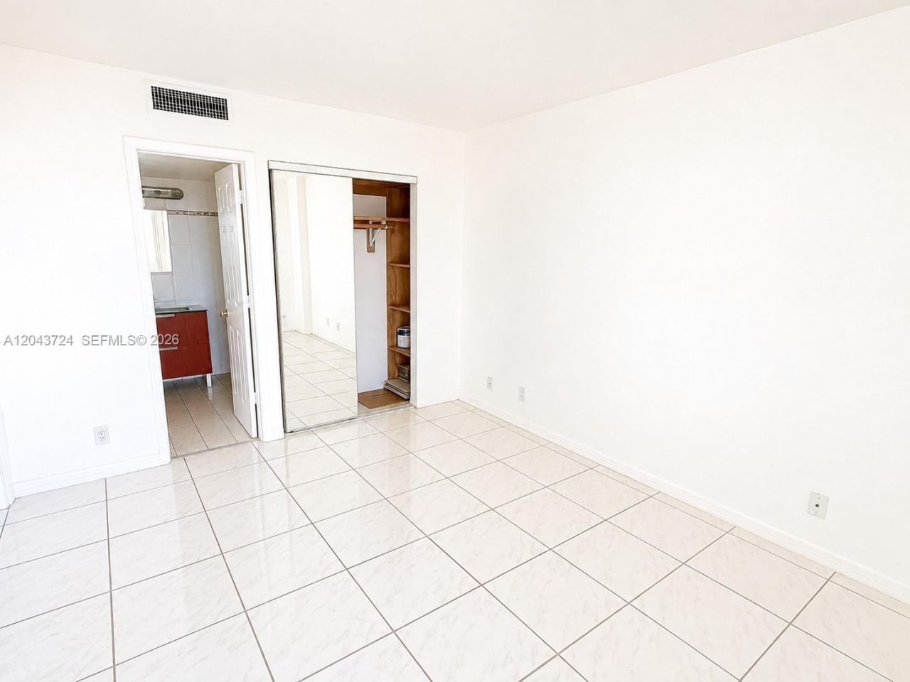20335 W Country Club Dr , Unit 2210, Aventura, FL 33180 Photo