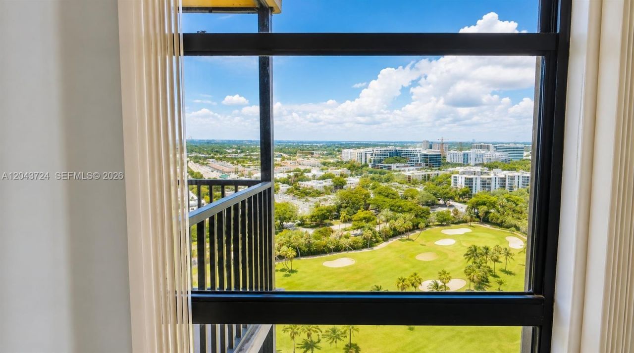 20335 W Country Club Dr , Unit 2210, Aventura, FL 33180 Photo