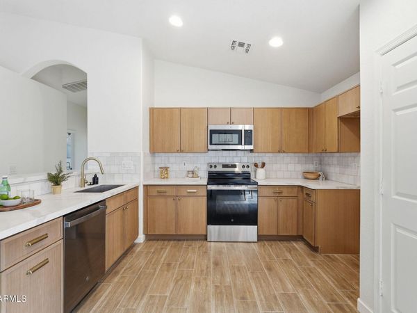 6126 E ROLAND Street, Mesa, AZ 85215