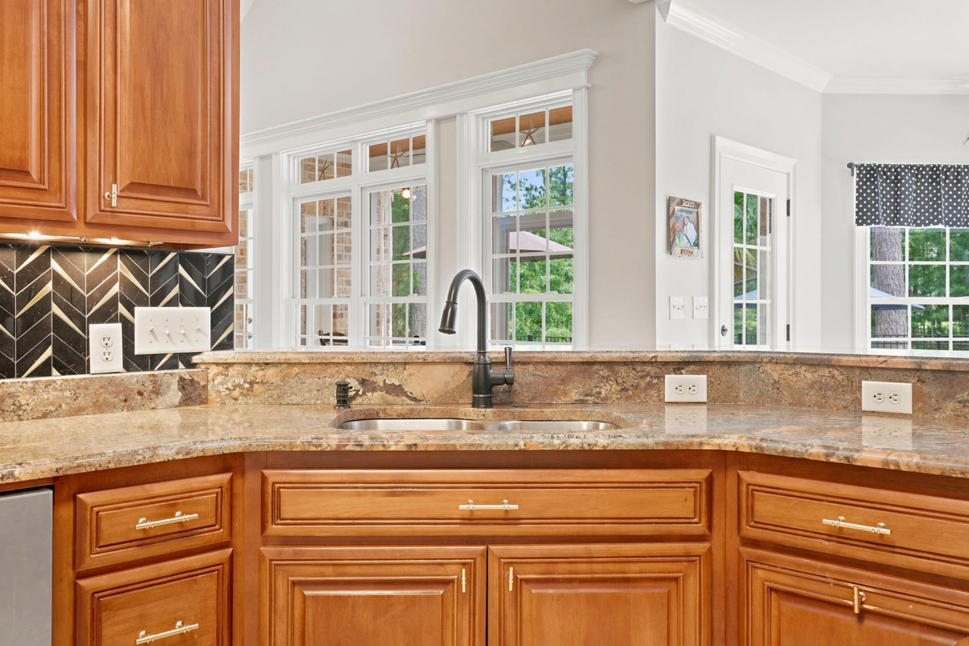 25 Stonington Dr. Photo 16